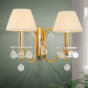 двухламповое настенное бра с абажурами и кристальными подвесками в классическом стиле