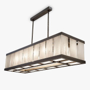 прямоугольная подвесная люстра с металлической рамой и стеклянными панелями