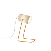 настольный светильник с двойным цилиндрическим абажуром бежевого оттенка