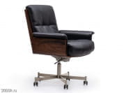 Daiki studio Офисное кресло для руководителя из кожи с 5 спицами и колесом Minotti