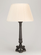 настольная лампа с бронзовым основанием и текстильным абажуром