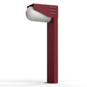 уличный фонарный столб бордового цвета