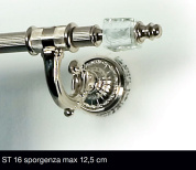 карниз с прозрачным стеклянным наконечником и резными опорными элементами