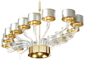 подвесная люстра с кольцевой композицией стеклянных рожков и золотым основанием