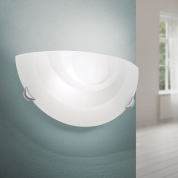 настенный светильник с полукруглым матовым стеклянным плафоном