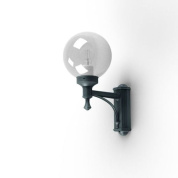 настенное бра чёрного цвета с шарообразным стеклянным плафоном на металлическом основании