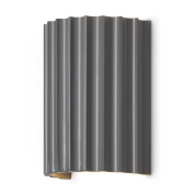 настенное бра с волнистым корпусом и направленным светом в сером исполнении