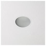 встраиваемый потолочный светильник с утопленным корпусом и матовым рассеивателем