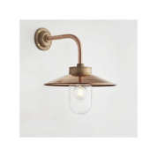 настенный светильник с плафоном в форме диска и лампой под прозрачным колпаком