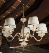 люстра с пятью плафонами на изогнутых рожках