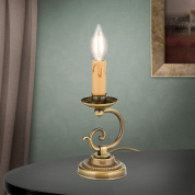 настольный светильник с декоративной латунной стойкой в стиле канделябра без абажура