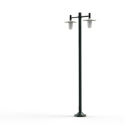 двойной уличный фонарь на тёмной металлической опоре