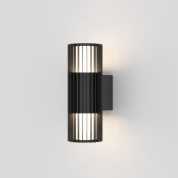 уличный настенный светильник цилиндрической формы с решетчатым металлическим корпусом