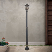 уличный опорный светильник в классическом стиле с декоративной стойкой