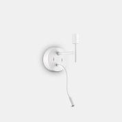 настенный светильник с белым текстильным абажуром и шнуровым выключателем