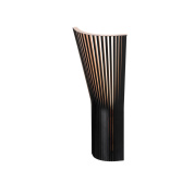 настенный светильник с ламелями из темного шпона и рассеянным светом