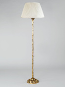 торшер с рифлёной стойкой и абажуром из ткани в латунном оформлении