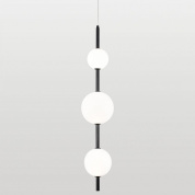 подвесной светильник с шарами на вертикальной подвеске