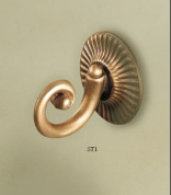 декоративный настенный карнизный держатель из металла с фигурным кронштейном