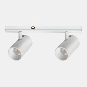 трековый потолочный светильник с двумя цилиндрическими спотами и акцентным направлением света
