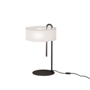 настольная лампа с текстильным абажуром белого цвета