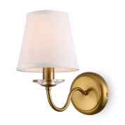 настенное бра с абажуром из ткани и латунным держателем