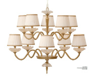 люстра с десятью рожками и абажурами кремового оттенка