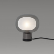 настольный светильник с овальным плафоном из матового стекла и круглым основанием