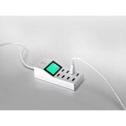 зарядное устройство с восемью USB-портами белого цвета
