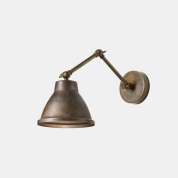 настенный светильник в индустриальном стиле с куполообразным плафоном из бронзы