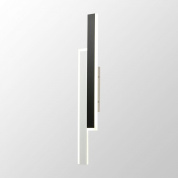 настенный светильник с вертикальной планкой и акцентной подсветкой