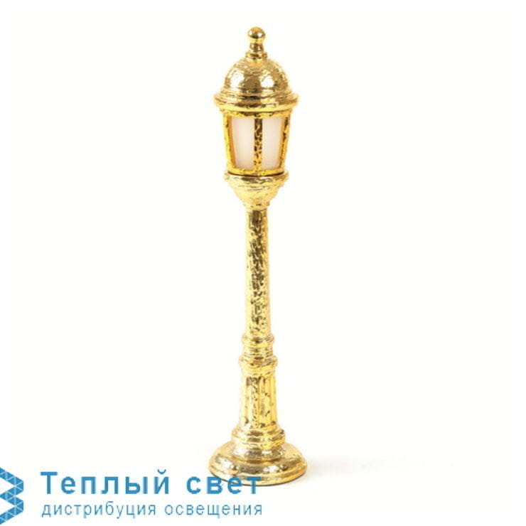 Золотая лампа. Настольная лампа Seletti 14701. Свеча Seletti Trumpets 14085. Декоративный светильник "Gold".