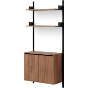 настенный стеллаж с ореховыми фасадами и черным каркасом