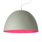 подвесная люстра с округлым купольным плафоном и малиновой внутренней отделкой