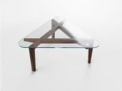Autoreggente Треугольный журнальный столик из дерева и стекла Casamania & Horm