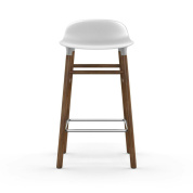 602786 Normann Copenhagen Form барный стул с основанием из ореха