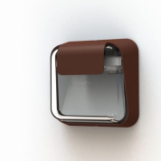 ориентирующий настенный светильник с квадратным корпусом коричневого оттенка