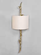 настенный светильник с латунным кронштейном и цилиндрическим абажуром