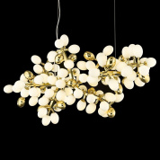 подвесная люстра с каскадным расположением шарообразных плафонов