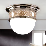 накладной потолочный светильник с матовым стеклянным шарообразным рассеивателем и перфорированным латунным ободом