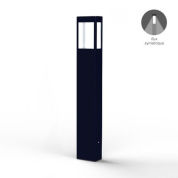 садовый боллард синего цвета с прямоугольным корпусом