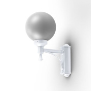 настенное бра белого цвета с матовым стеклянным плафоном и настенным держателем