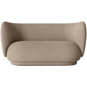 1104263488 Ferm Living Rico двухместный диван с округлыми подлокотниками и цельным корпусом