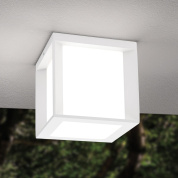 накладной потолочный светильник с квадратным матовым плафоном