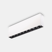 потолочный линейный светильник прямоугольной формы с многомодульной оптической решёткой