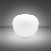 настольная лампа с белым стеклянным плафоном цилиндрической формы