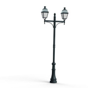 уличный фонарный столб с двумя плафонами в оттенке вердигрис
