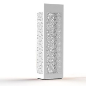 садовый столбик белого цвета с перфорированным алюминиевым корпусом