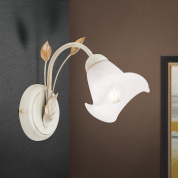 настенное бра с цветочным стеклянным плафоном в айвори-золотом оттенке