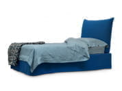 MILOS Мягкая односпальная кровать из ткани со съемным покрывалом Casamania & Horm